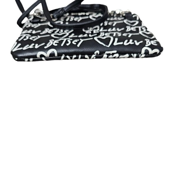 Luv Betsey by Betsey Johnson Black White Crossbody Wristlet NEW - Picture 10 of 10